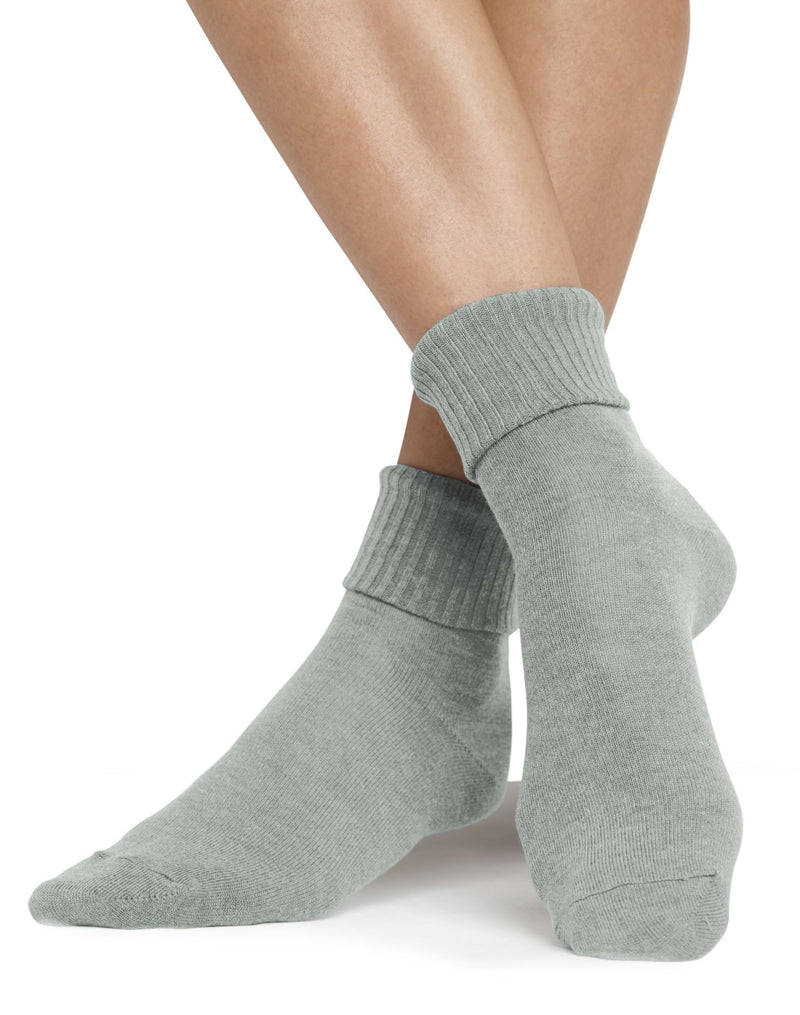 Hanes Women`s ComfortSoft Cuff Socks 3-Pack